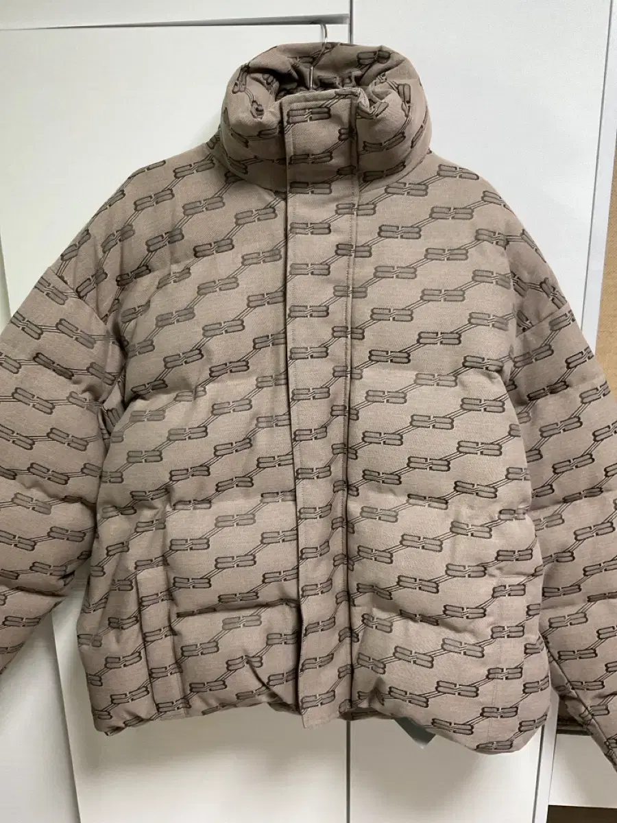 New Arrivals)Balenciaga BB Monogram Padded Jacket