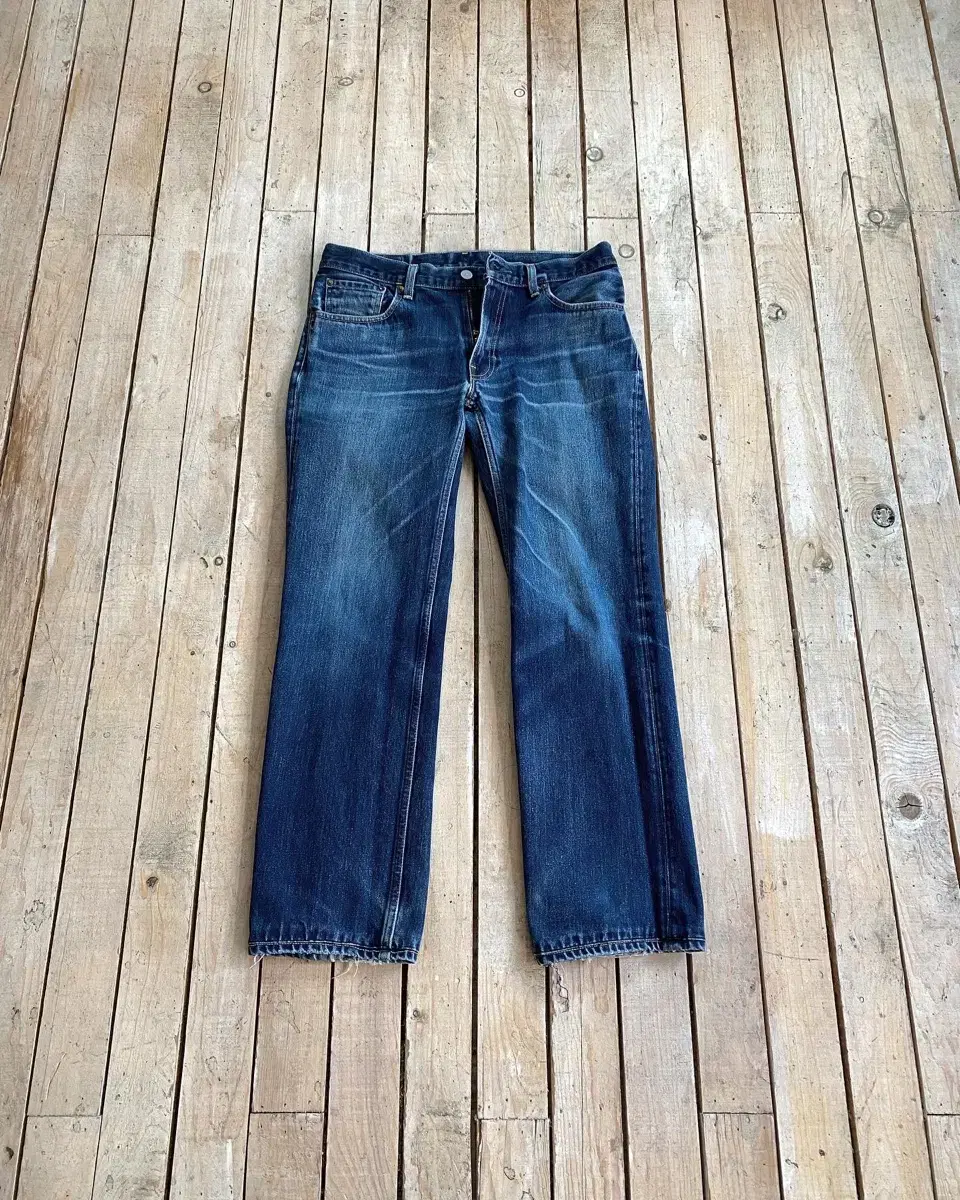 31-32)Levi's 502 jin blue middle blue vintage distressed denim jeans