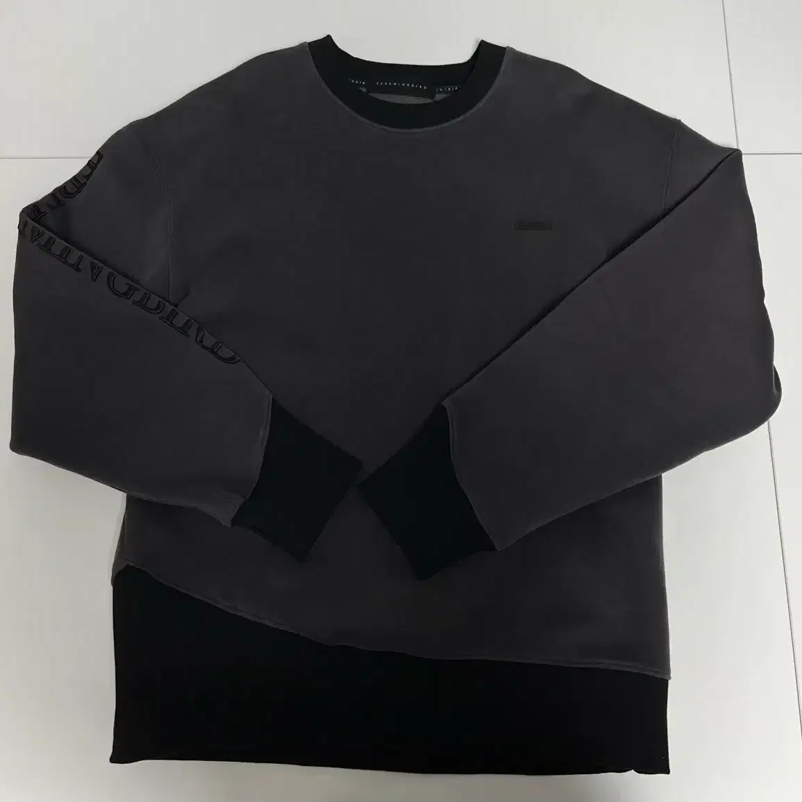 (새상품) 트리밍버드 맨투맨 Oblique Line Sweat Shirt