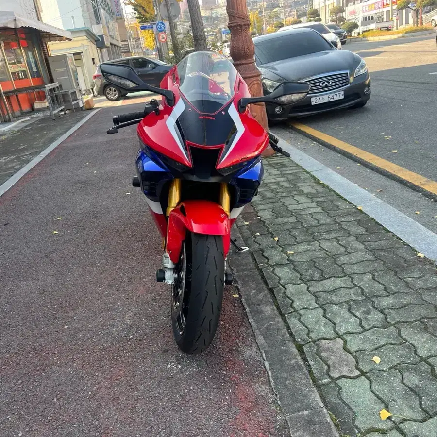 cbr1000rr-r