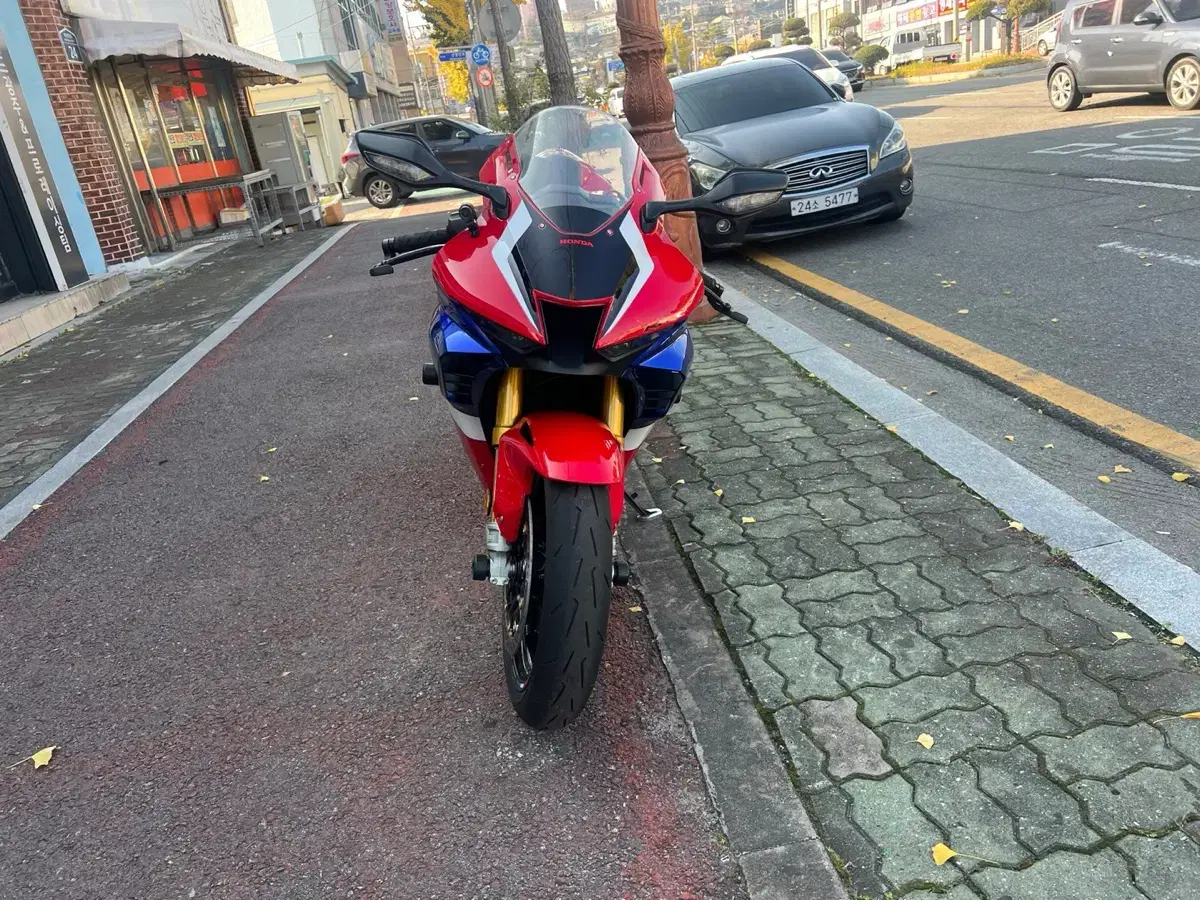 cbr1000rr-r