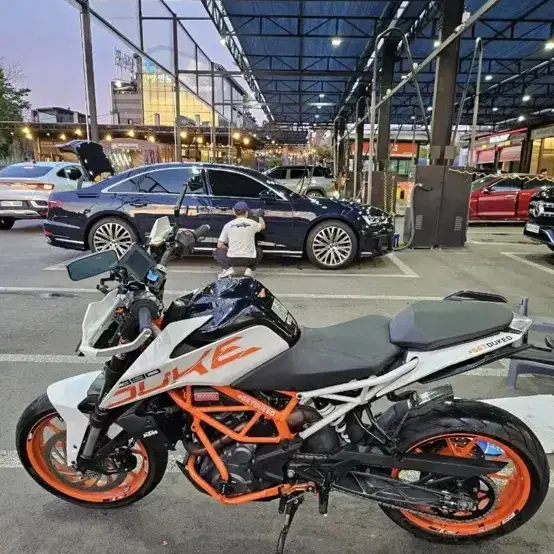 ktm 듀크 390/ 슈퍼모토701대차봅니다