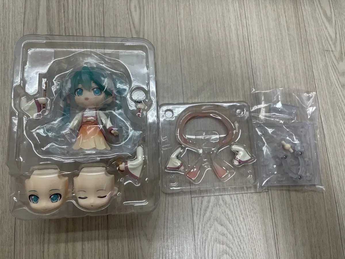 Hatsune Miku Nendoroid Mid-Autumn Moon is selling