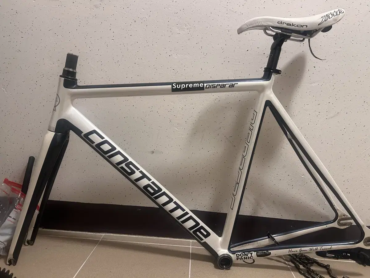 Constantin Disperal White Charcoal 2022 frameset.