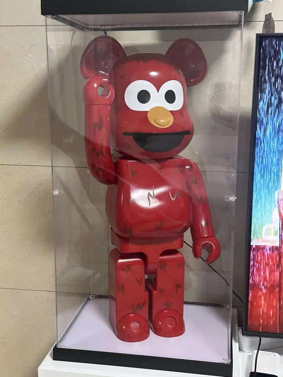 Bearbrick Sesame Street Elmo 1000% boxed