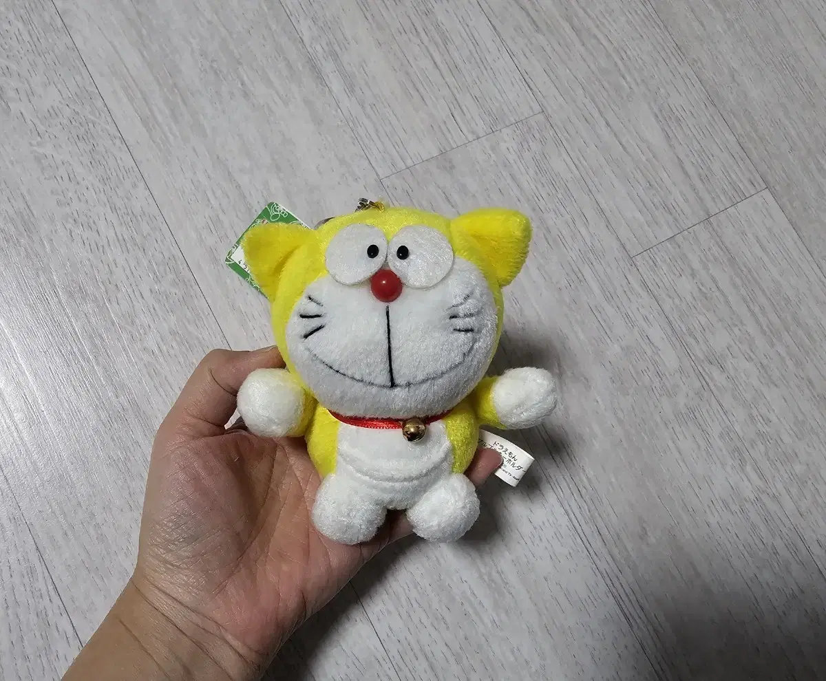 Nomongi Classic Vintage Yellow Doraemon doll rattles