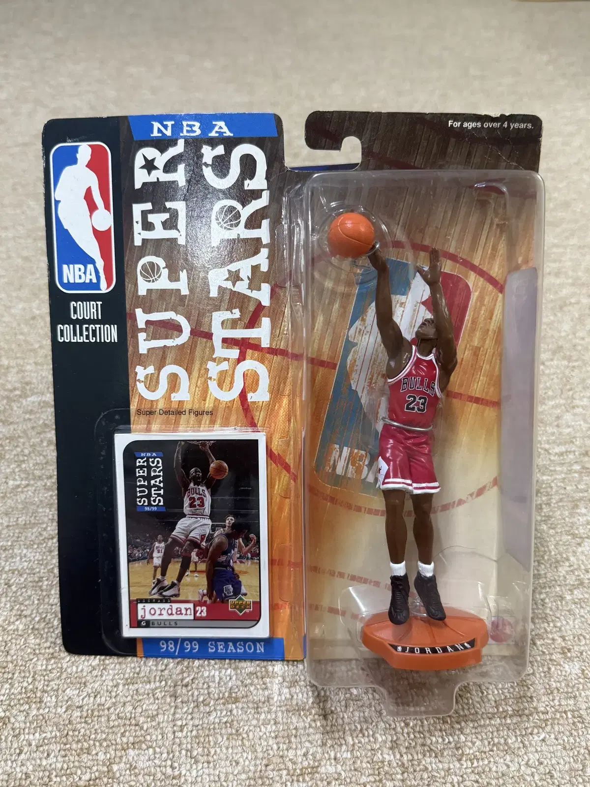 Michael Jordan Figures sell (card set)