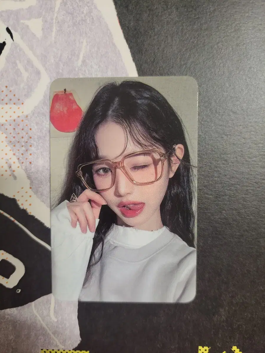 ive been wearing Taiwanese glasses wonyoung pre-order benefit photocard