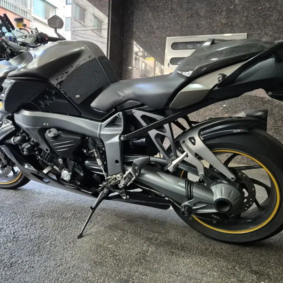 BMW K1300R 스페셜컬러 12년식 790만 팝니다