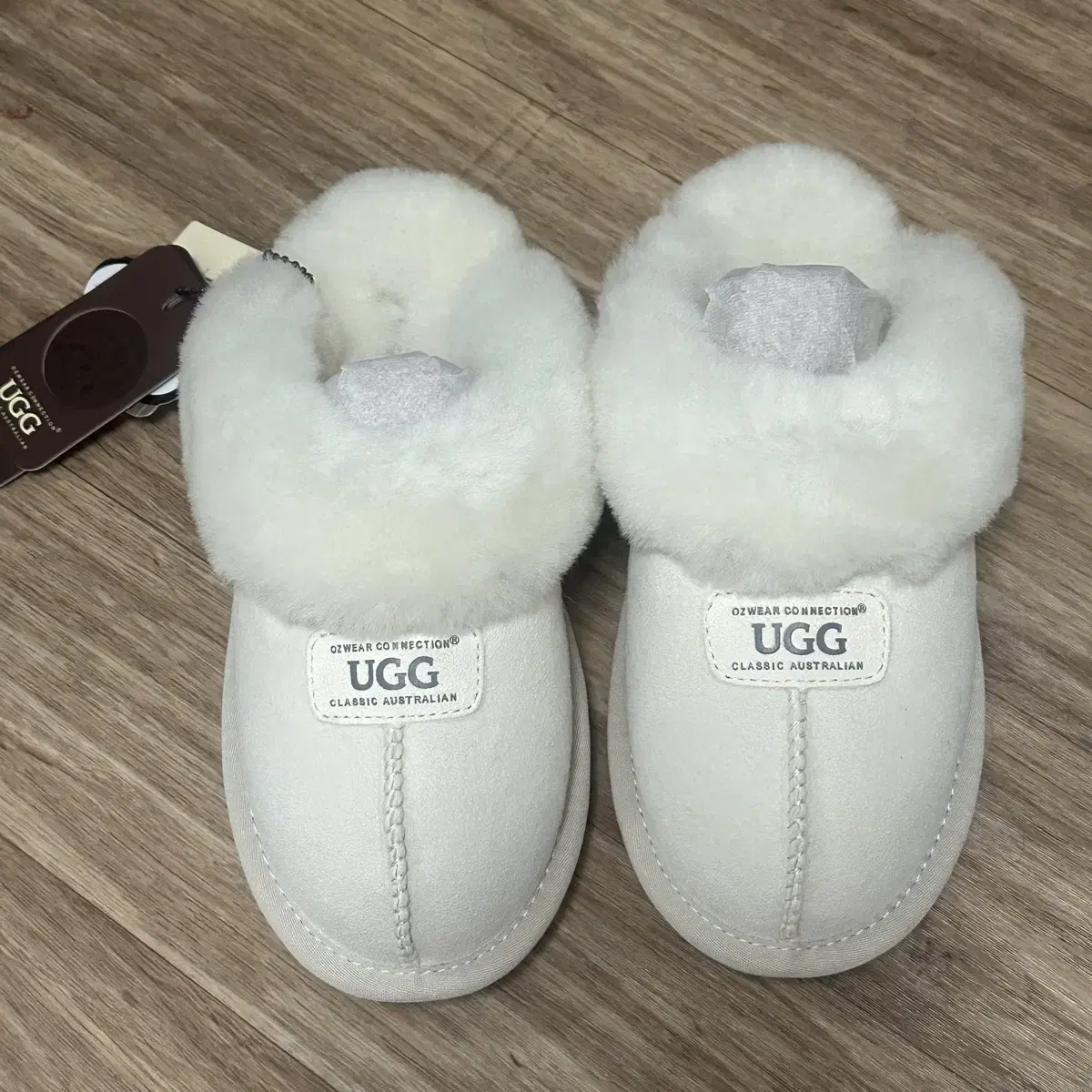 UGG 어그 오즈웨어 코케트 슬리퍼 오프화이트