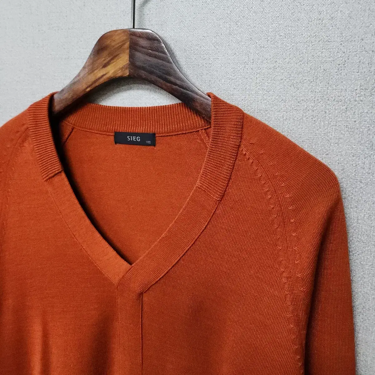 100) SIEG Men's V-Neck Knit T-Shirt Orange Wool Blend Unisex