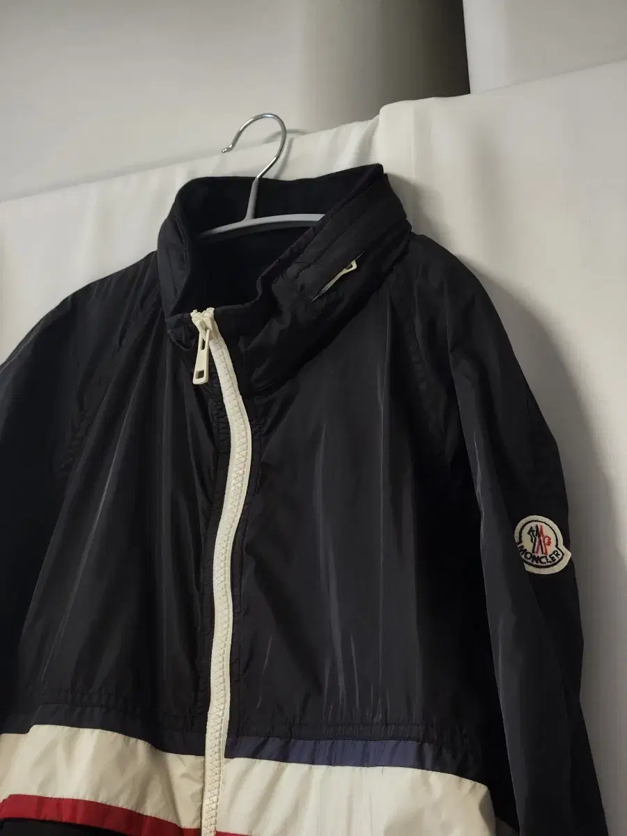 [1 use / supply] Moncler Windbreaker size 4