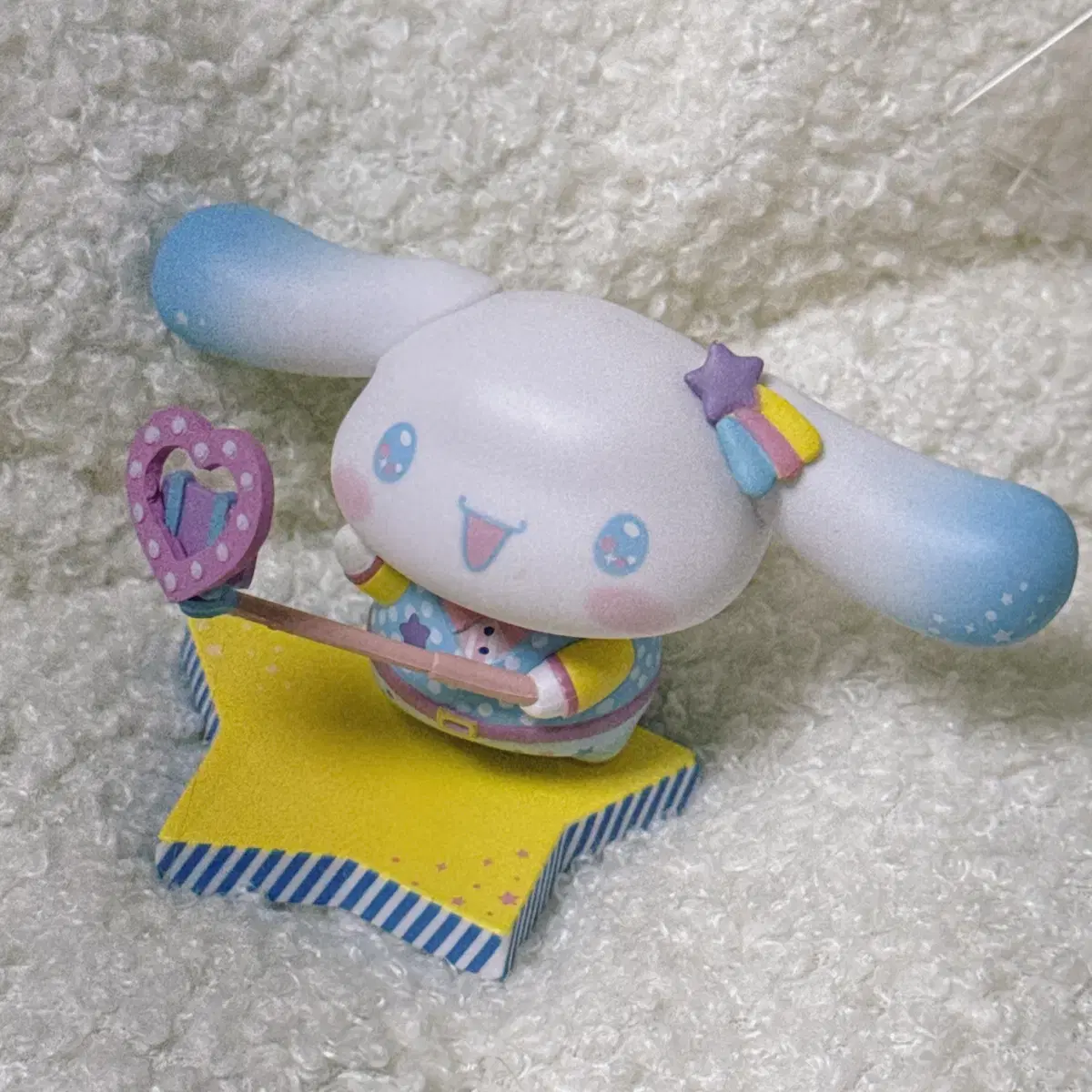 Japanese Sanrio Idol Kuji Cinnamon Roll Figure