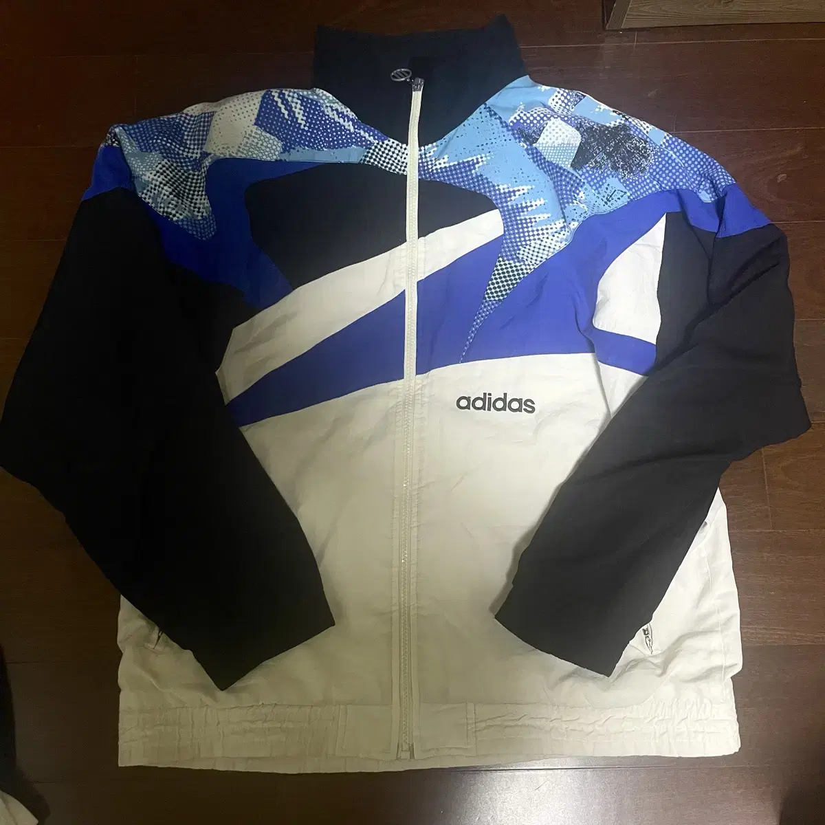 (L to XL) adidas Windbreaker