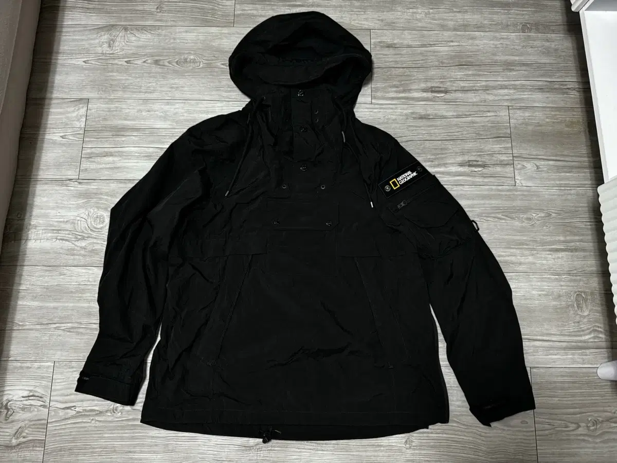 National Geographic Anorak Size M