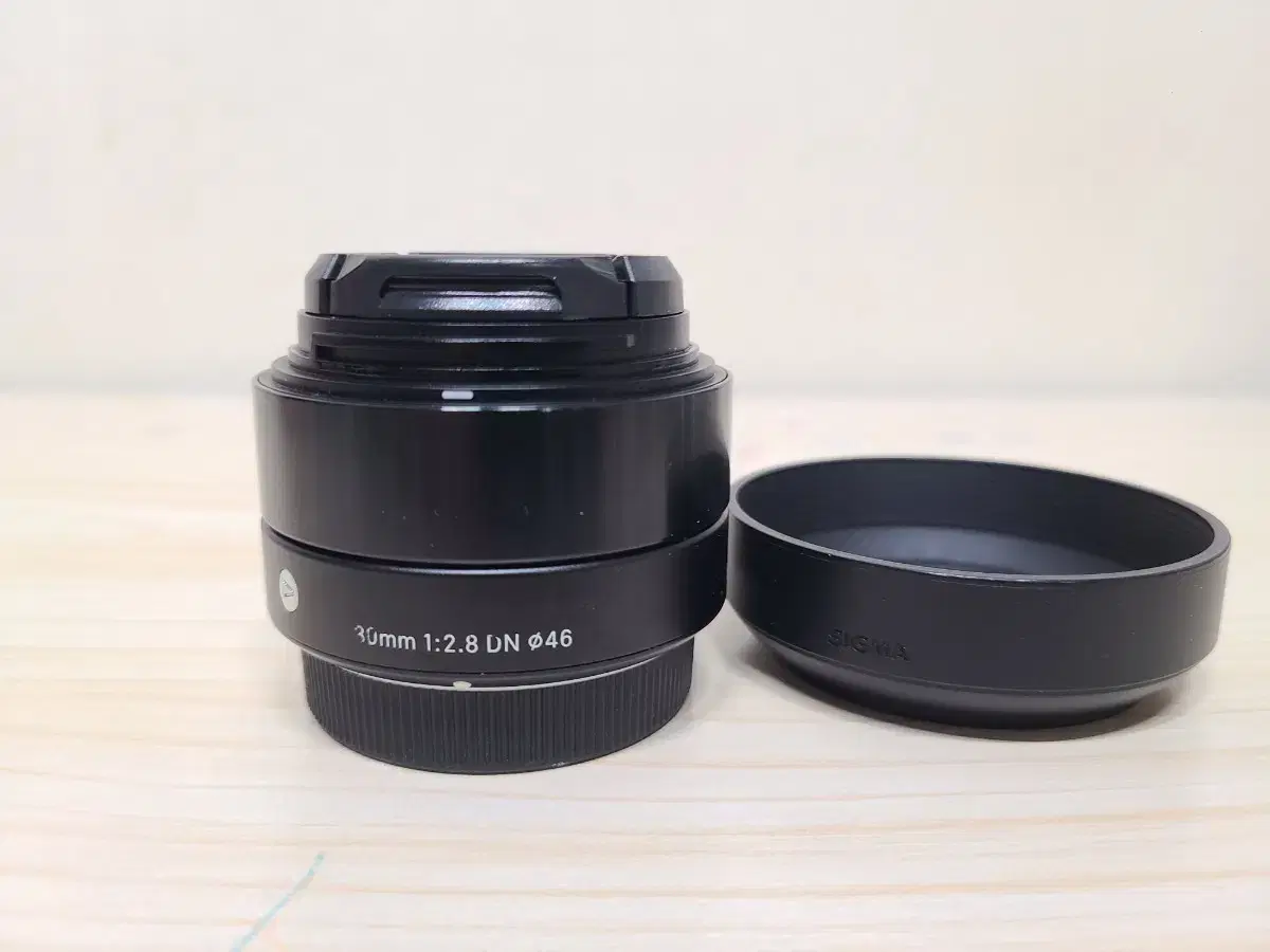 마포마운트 시그마 A 30mm f2.8 렌즈 팝니다