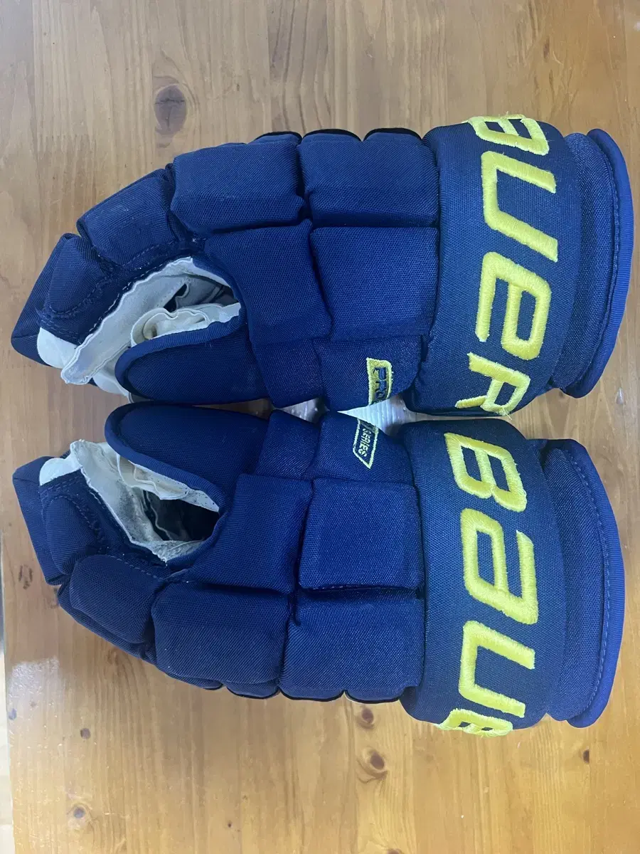 Bauer pro series hockey gloves 14