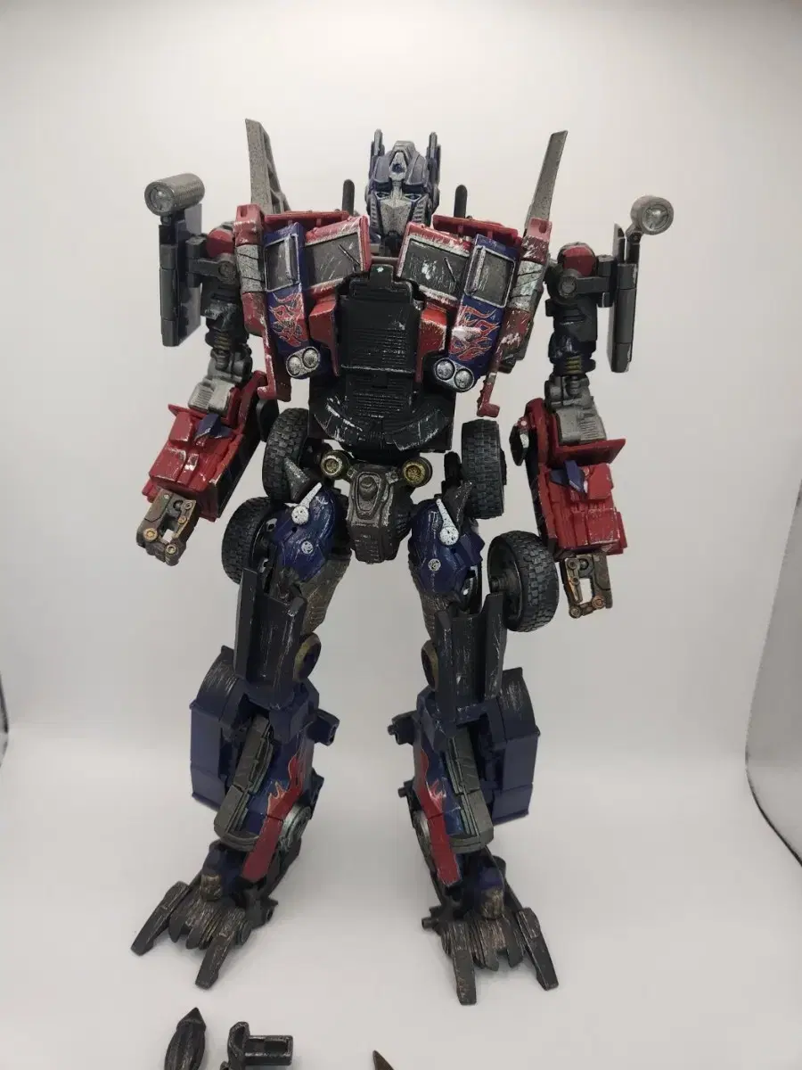 Optimus Weathering Version AssembledFully Modifiable