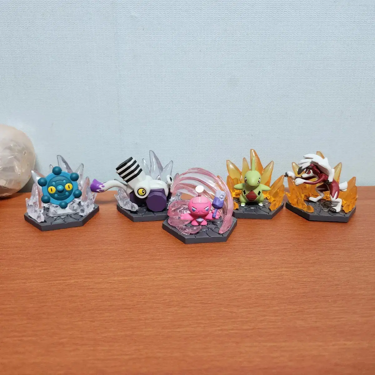 Pokemon Diorama Gacha Bronze Mirror Eevee Burrong Aberas Luguram Figure