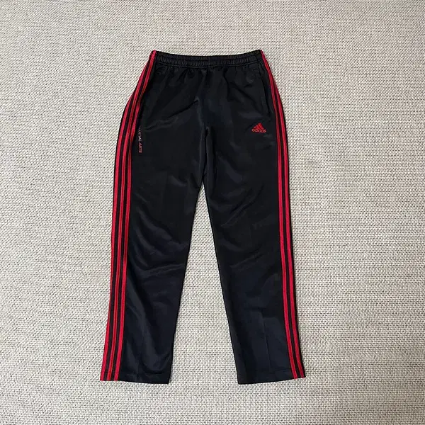 XL Adidas Tracksuit Bottoms N.6476