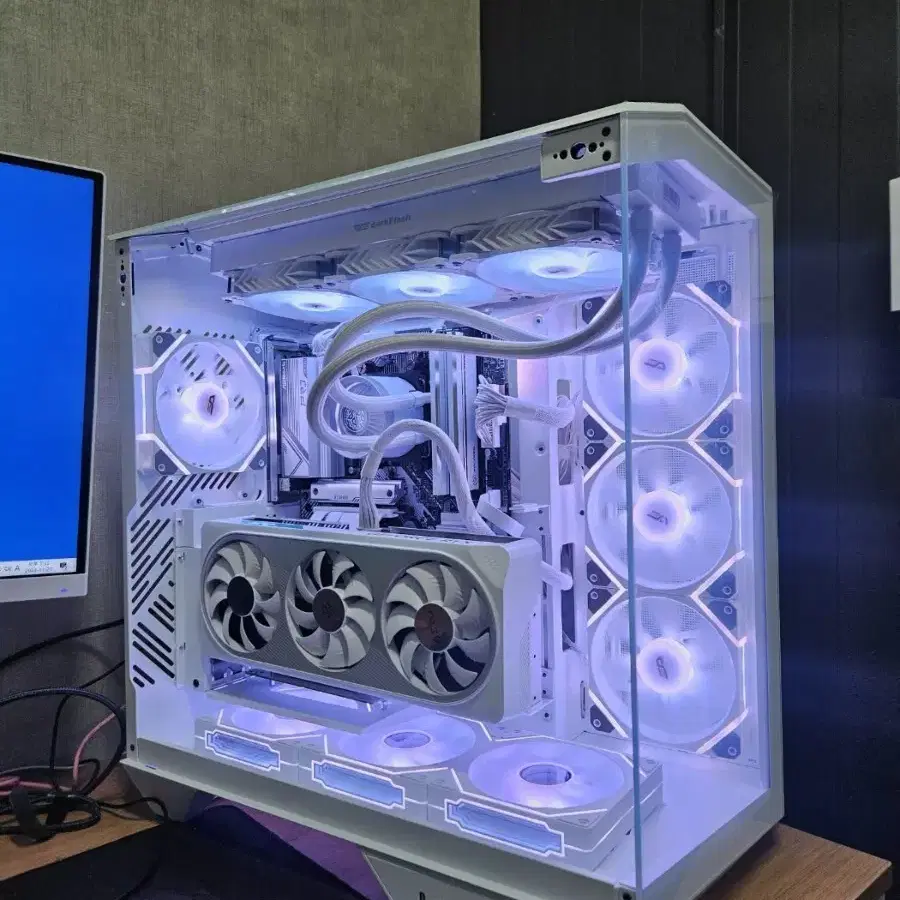 7800x3d rtx4070super 화이트 본체