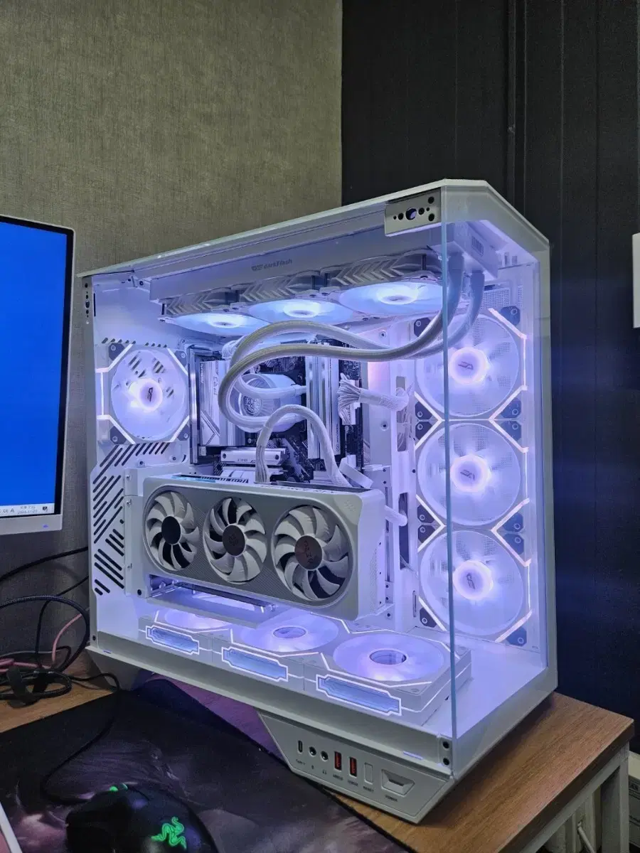 7800x3d rtx4070super 화이트 본체