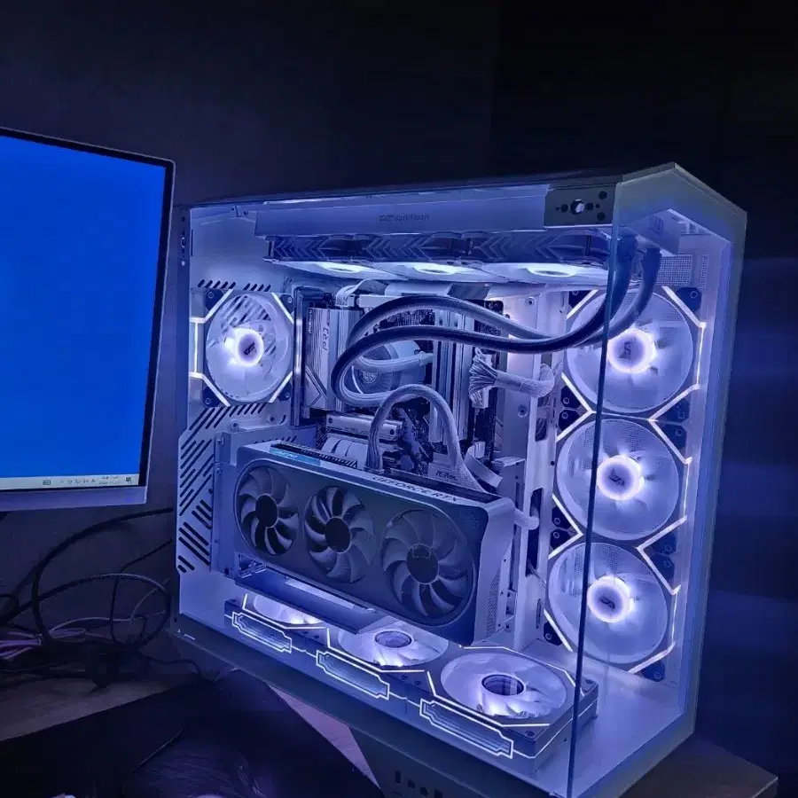 7800x3d rtx4070super 화이트 본체