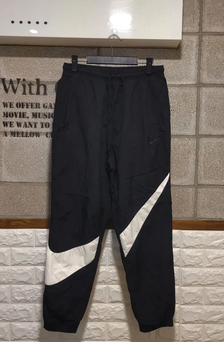 Nike Big Swoosh Pants M (31-32)