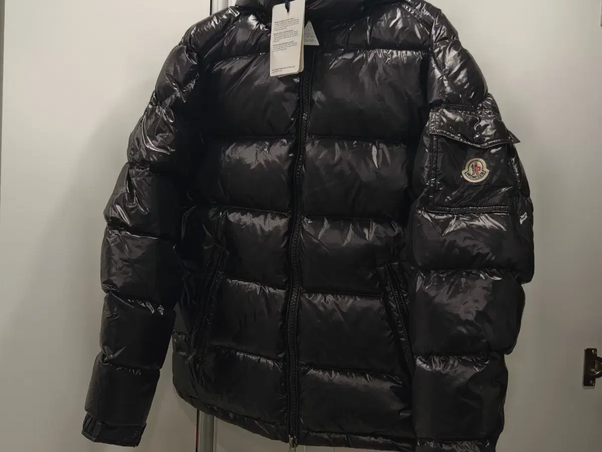 Moncler maya size 4