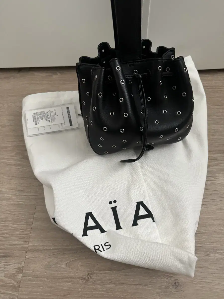 alaia 알라이아 아일렛 백