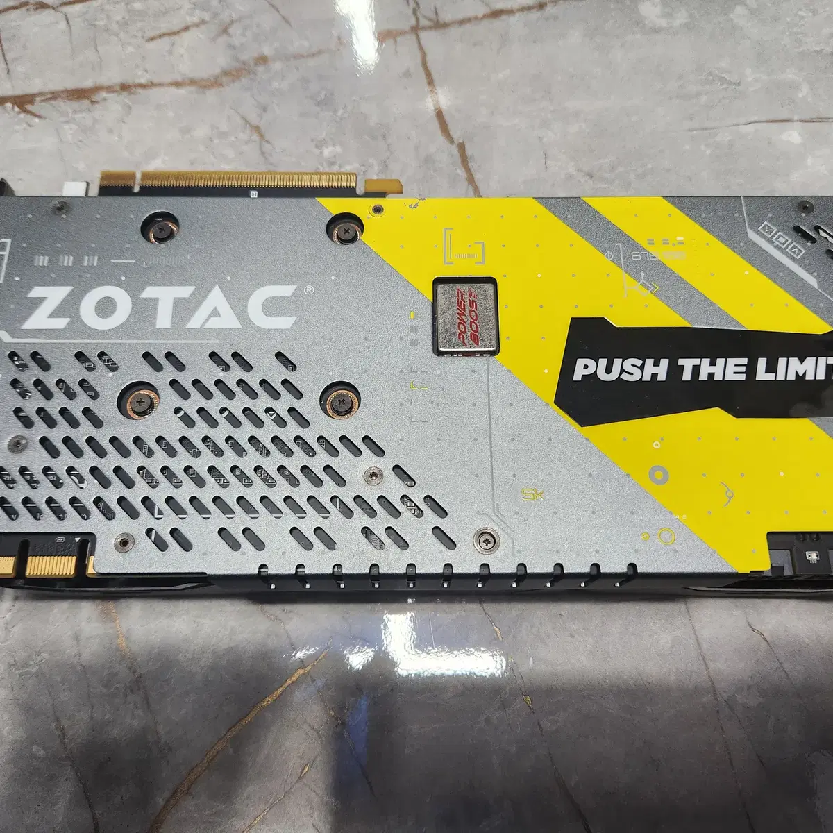 ZOTAC GTX1070 AMP EXTREME 판매합니다.