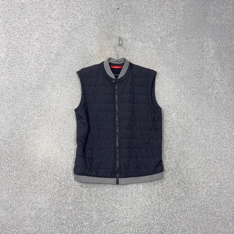 Zara Men's Casual Navy Quilted Zip-up Vest L