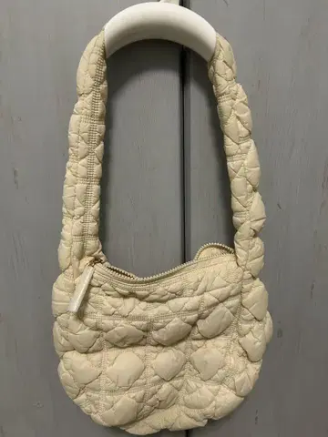 [새상품급]CARLYN from M 아이보리 퀼팅 백