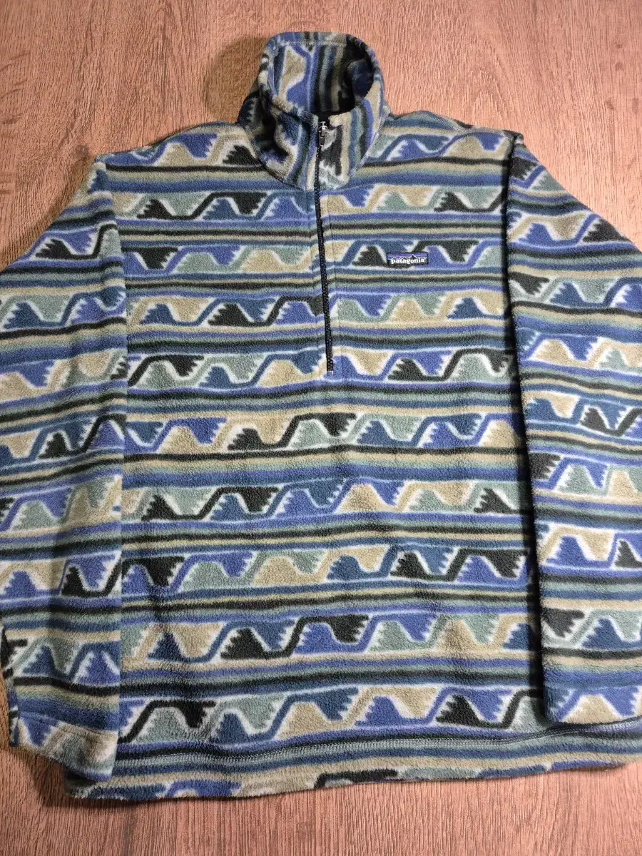 Patagonia Patagonia 90s Delta Mineral Hooded Gilet