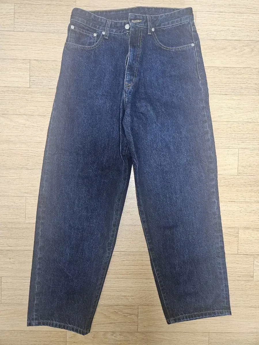 Beyond the Key Big Denim Pants in Washed Medium Indigo