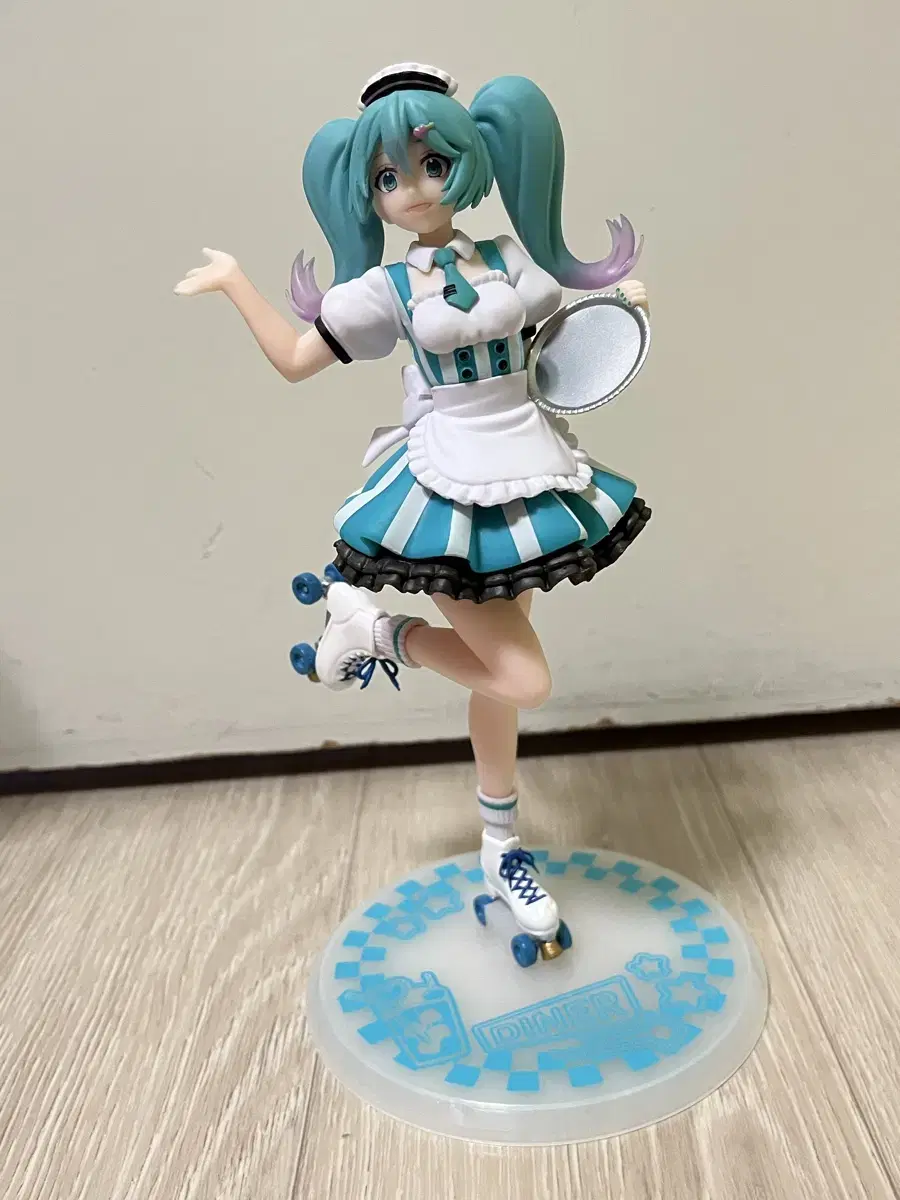 Hatsune Miku Costume Cafe May ver