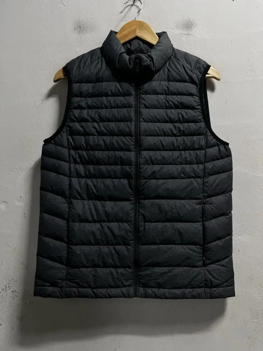 95 CHASECULT Goose Down Lightweight Puffer Vest Genuine