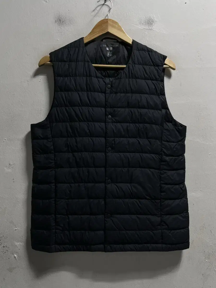 95 Uniqlo Goose Down Lightweight Puffer Vest Genuine