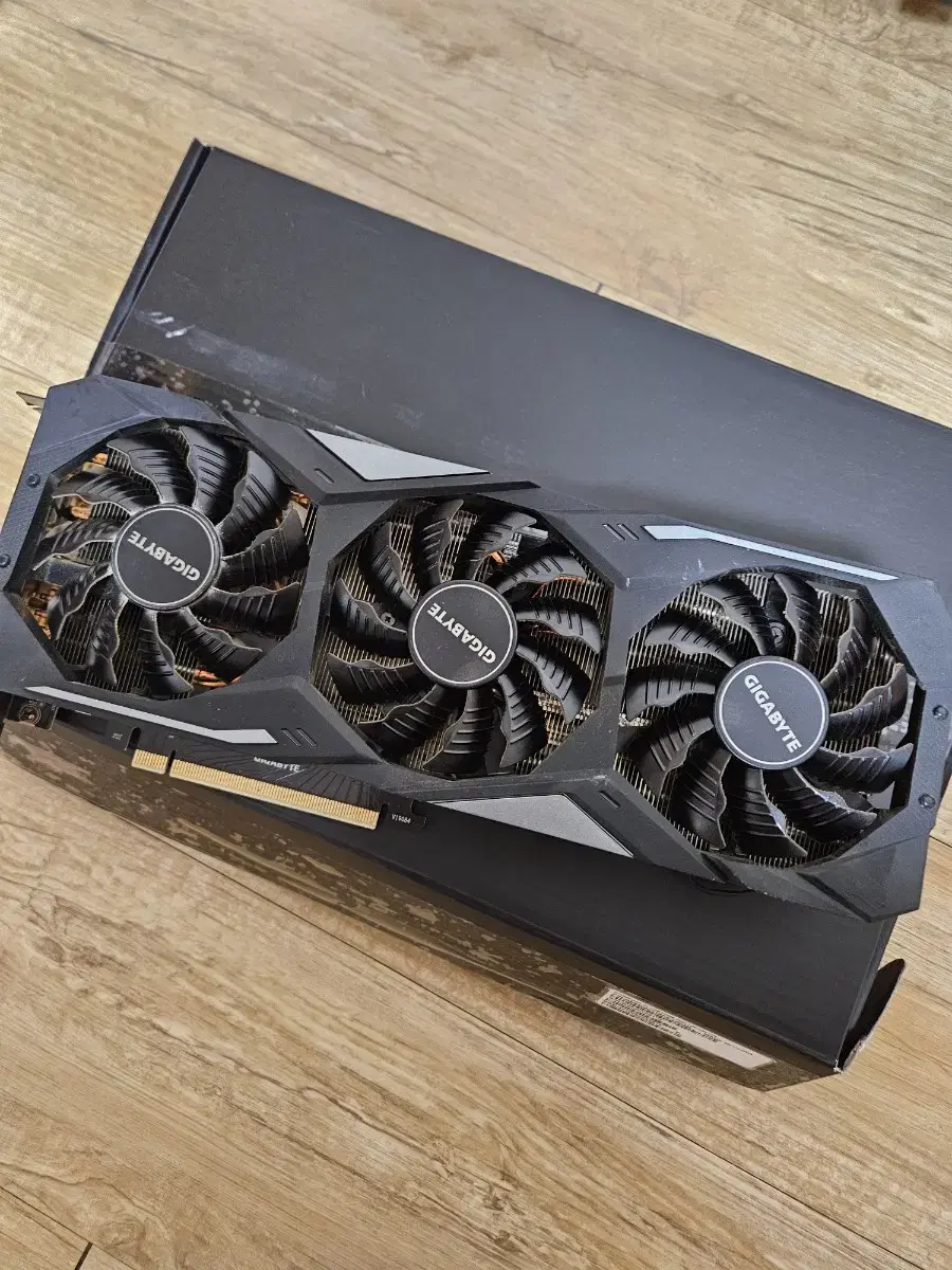 기가바이트 RTX2070 super 그래픽카드