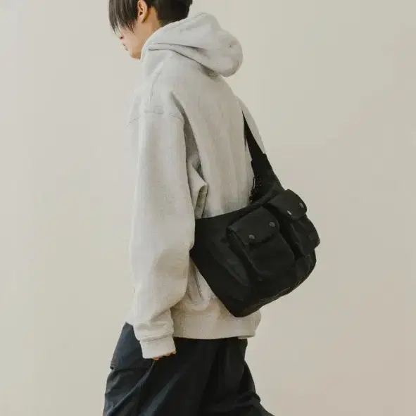 디얼스 코듀라 크로스백 블랙 Ballistic Crossbody Bag