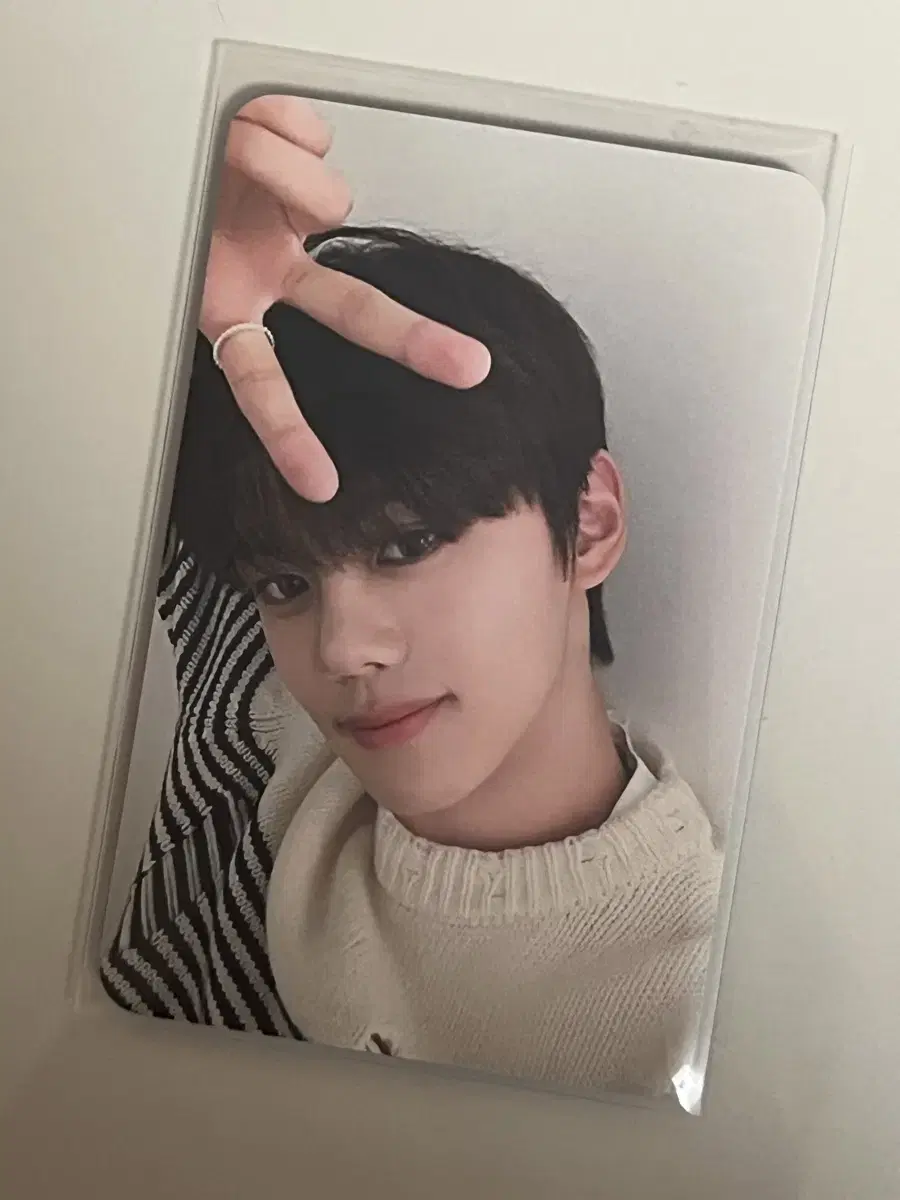 Zerobaseone kim gyuvin TheMovingSeoul LuggageTag photocard Sells