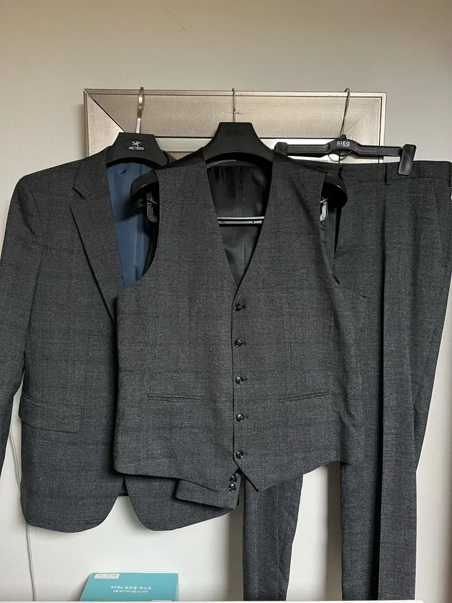 STCO Men's Grey Plaid Suit Set 3pcs 105/110/86