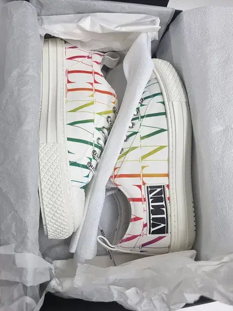 (New) Valentino Garavani Rainbow Logo Sneakers for Men 265-270