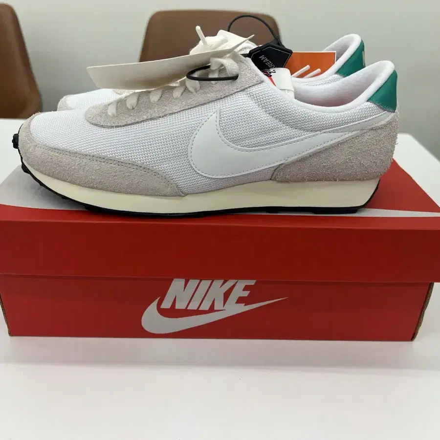 (W) Nike Daybreak Vintage Stadium 그린 270