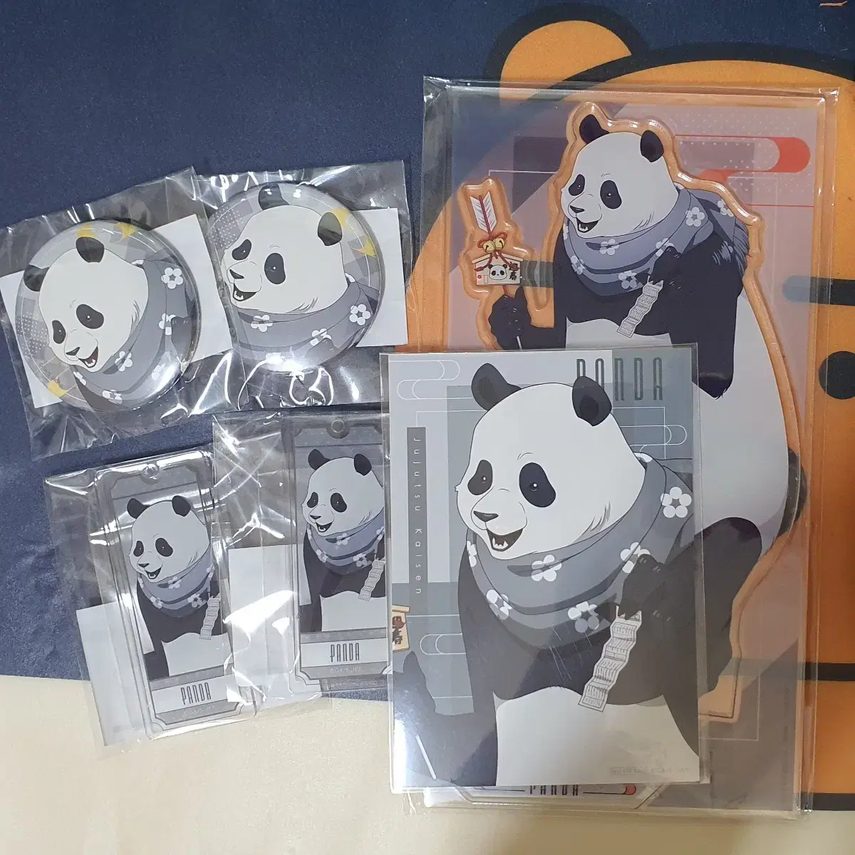 Zuu spinning marukuji gil acrylic stand maintain megumi toge panda sells