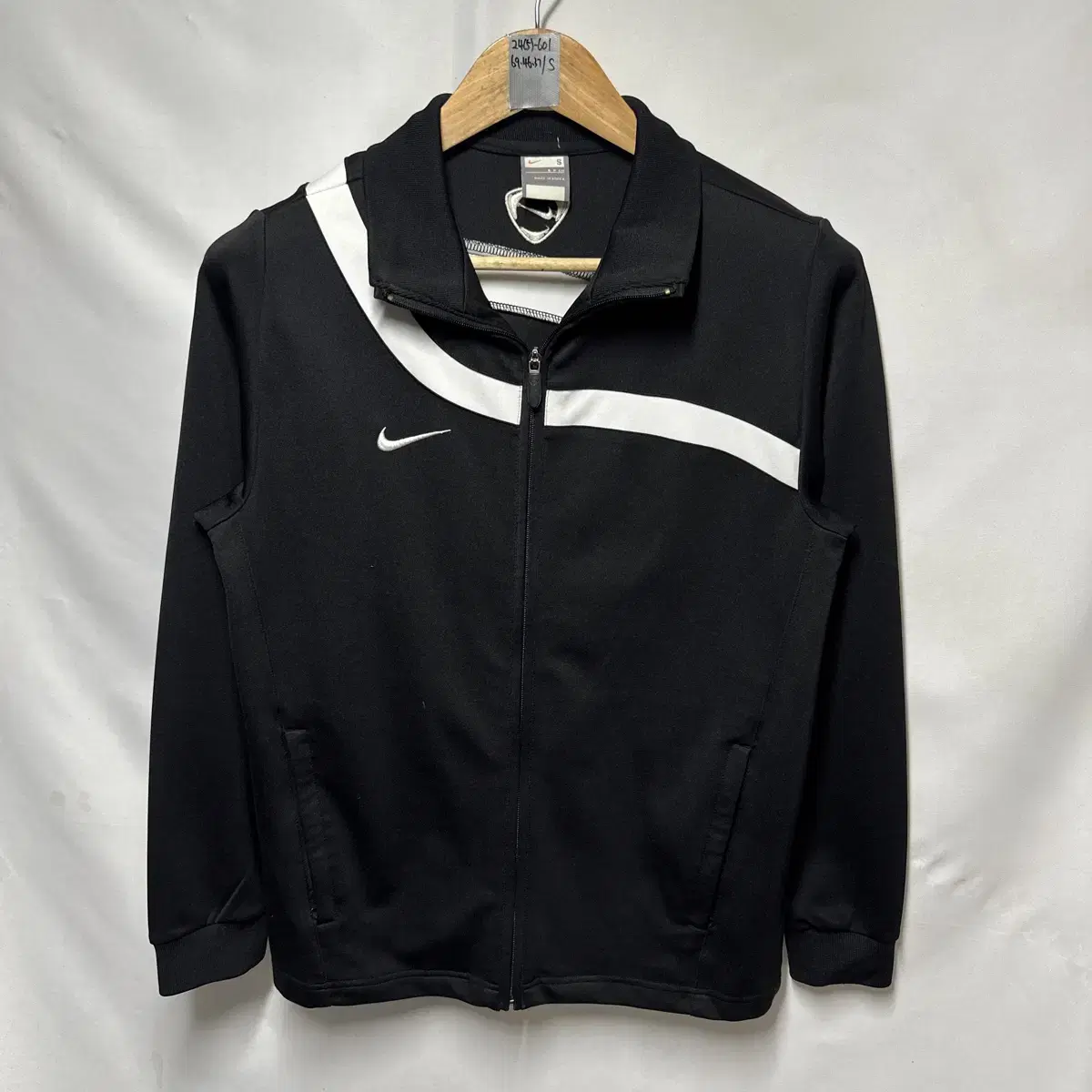 [Authentic/S] Nike Swoosh Old School Black Zip-Up/Jersey