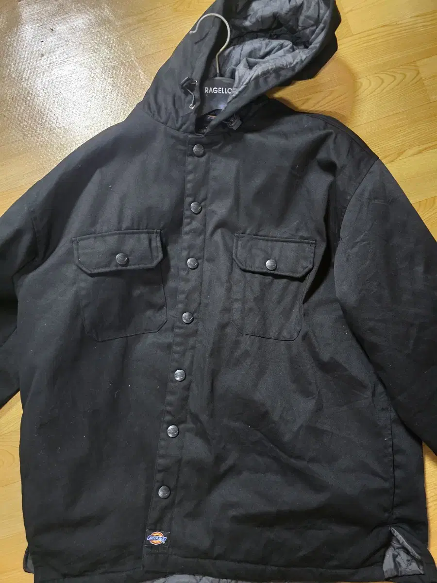 Selling my Dickies Hooded Work Jacket XL (it's about 3XL in real life)