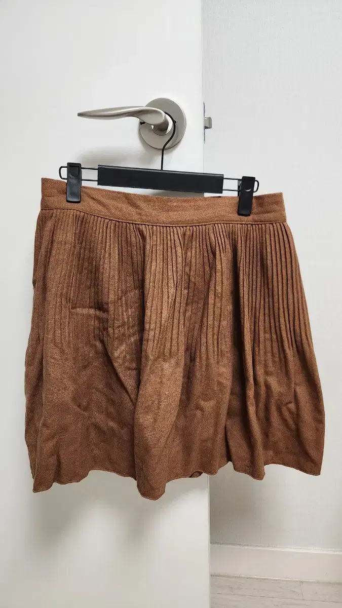 66Girls Woolen Accordion Skirt Size XL to sell (Brown)