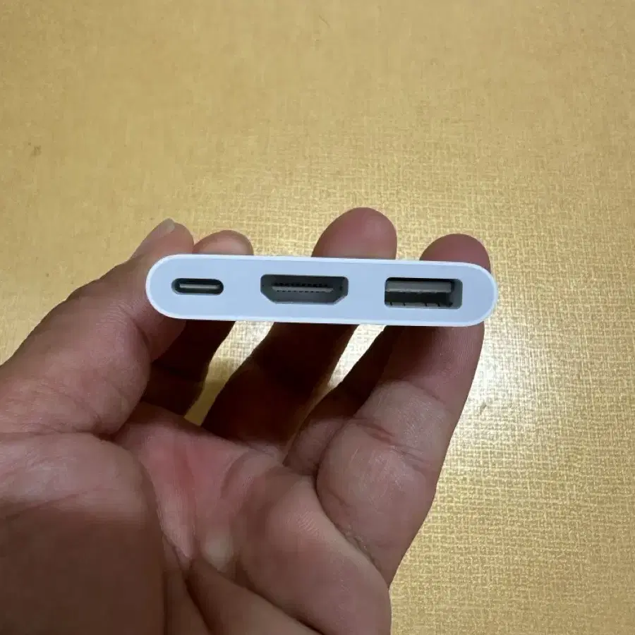 애플 USB-C 디지털 AV 멀티포트 어댑터 A2119  판매합니다.