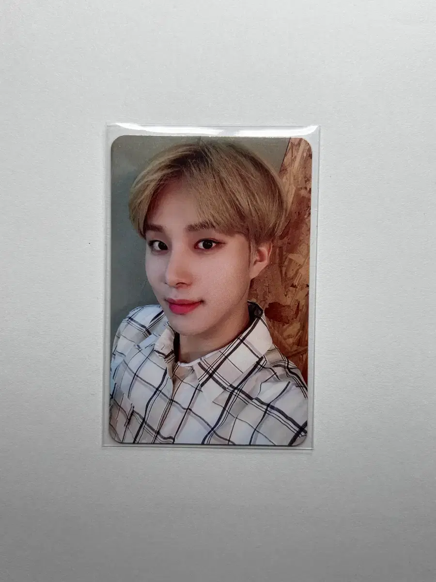 Superhuman jungwoo photocard WTS